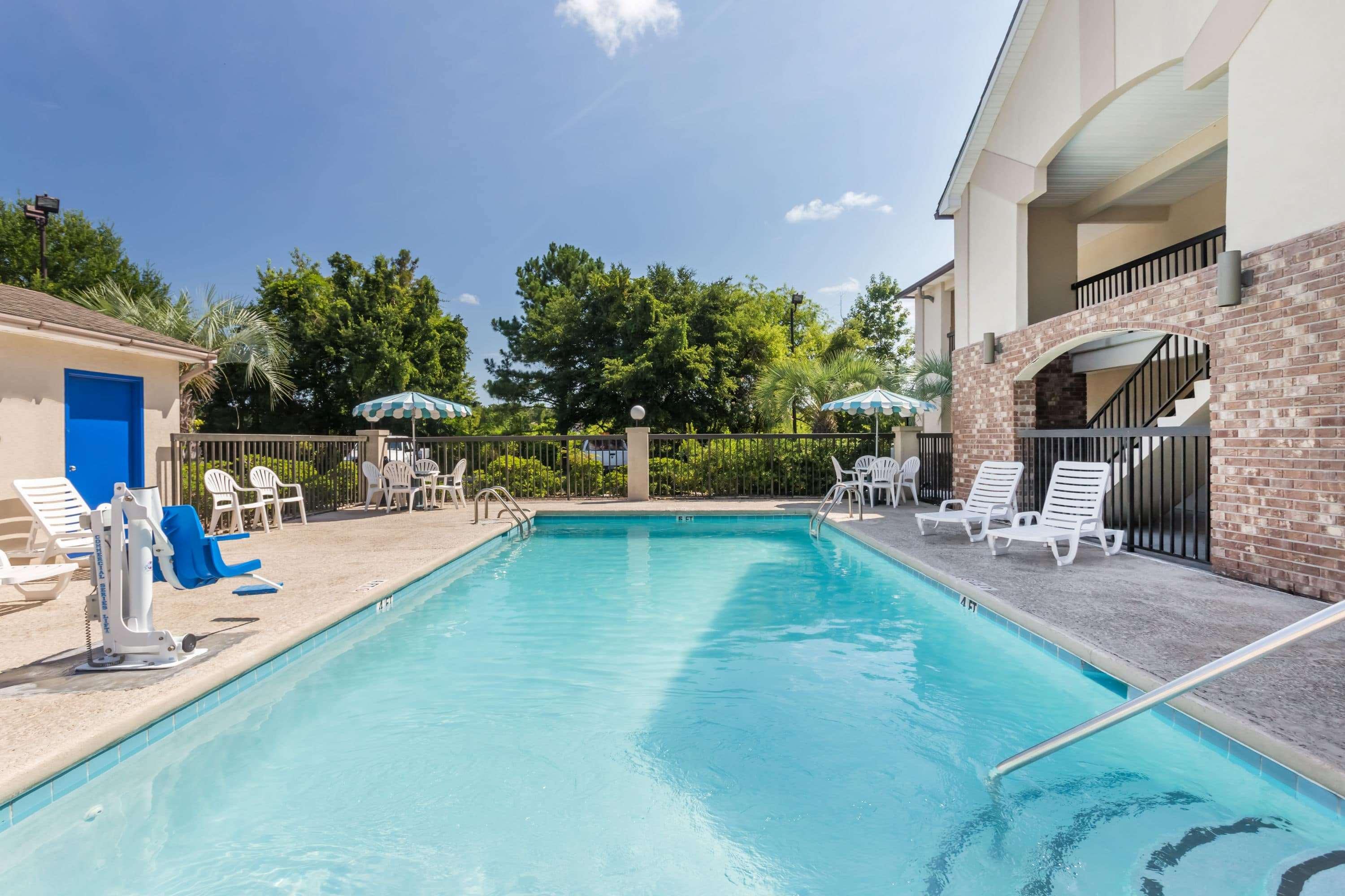 Howard Johnson By Wyndham Savannah Ga Georgetown Exterior foto