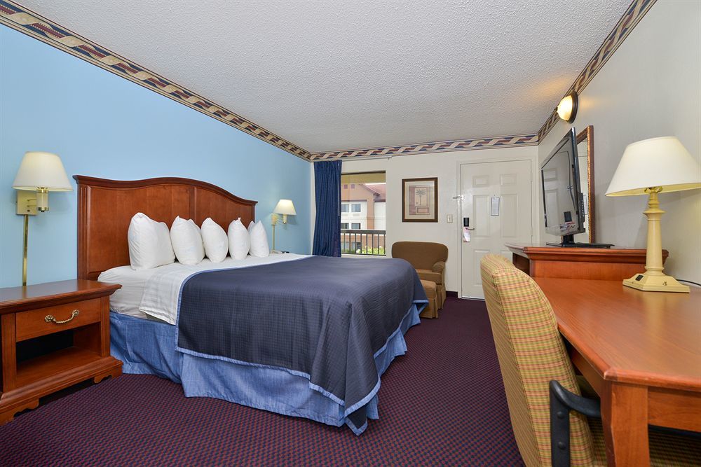 Howard Johnson By Wyndham Savannah Ga Georgetown Exterior foto