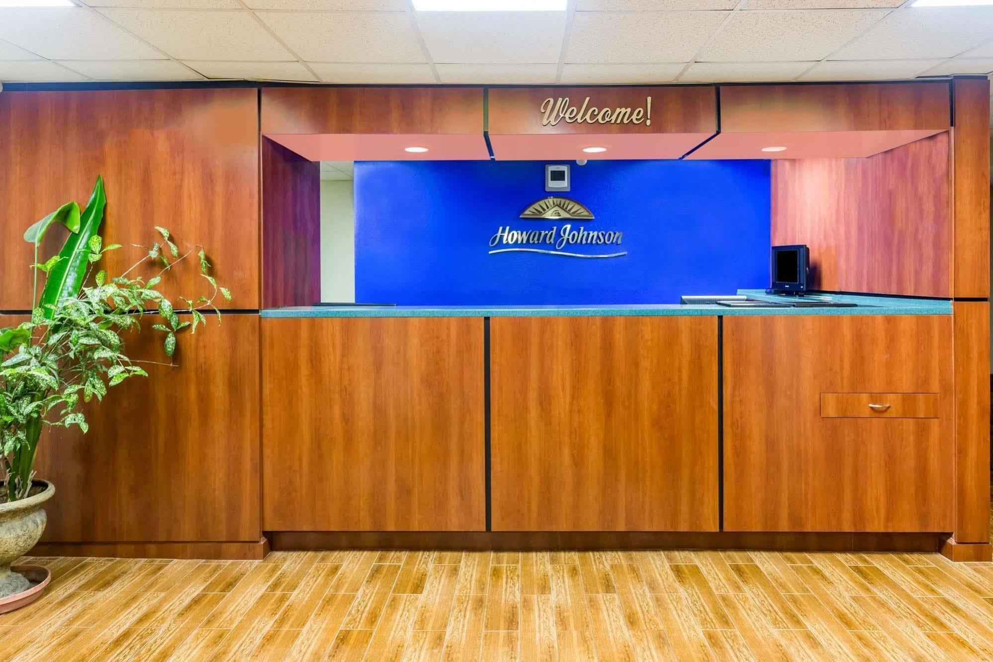 Howard Johnson By Wyndham Savannah Ga Georgetown Exterior foto