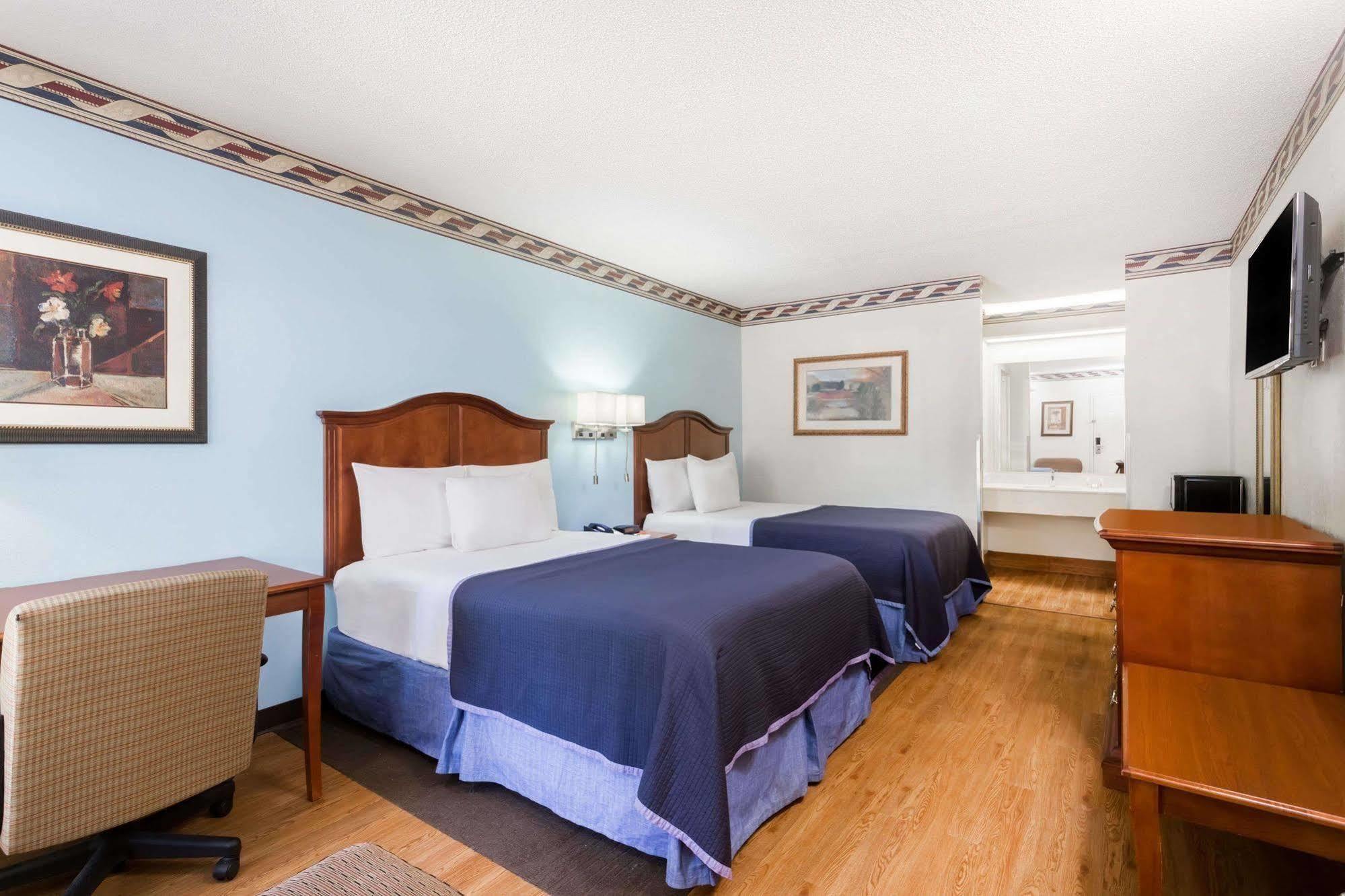 Howard Johnson By Wyndham Savannah Ga Georgetown Exterior foto