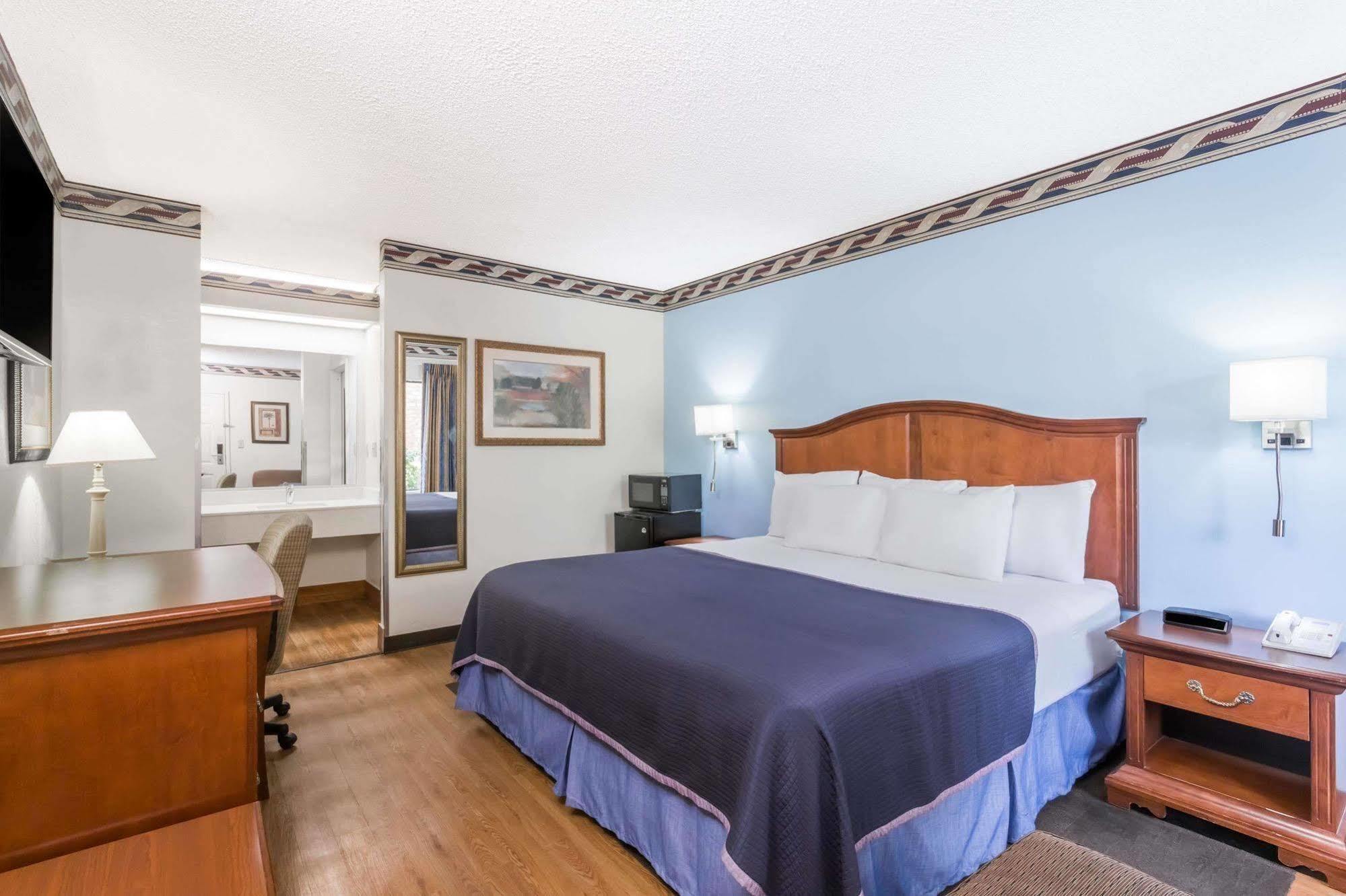 Howard Johnson By Wyndham Savannah Ga Georgetown Exterior foto
