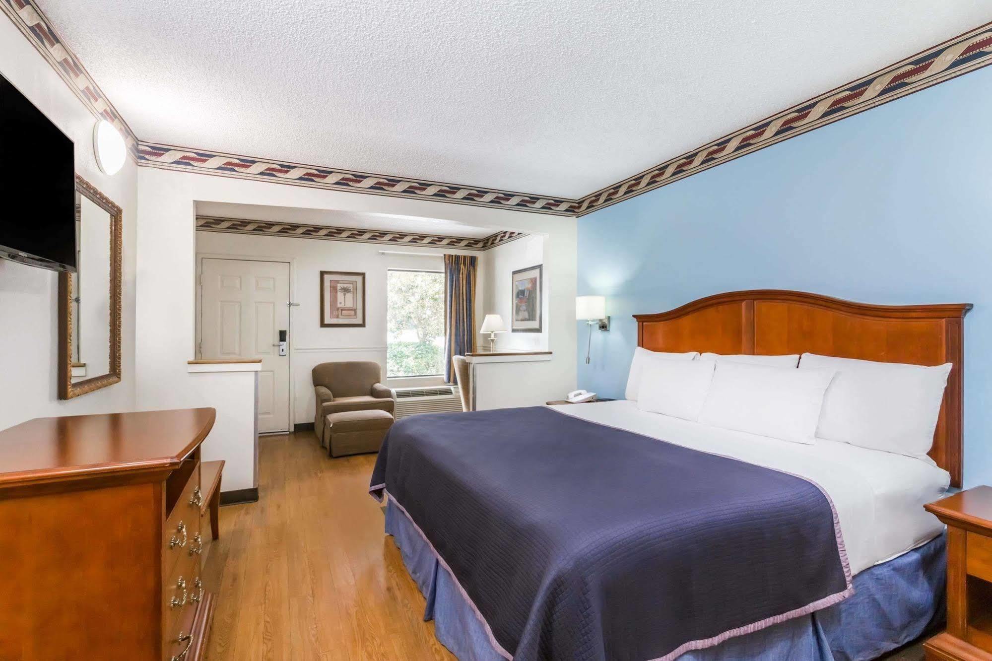Howard Johnson By Wyndham Savannah Ga Georgetown Exterior foto